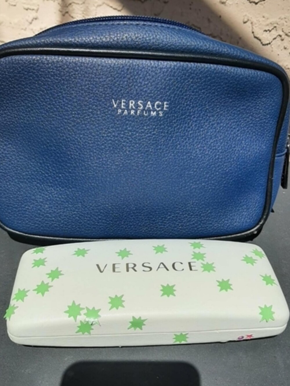 VERSACE Travel 2 Pc Set - Picture 7 of 7